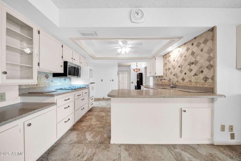 9718 W Terrace Ln-13