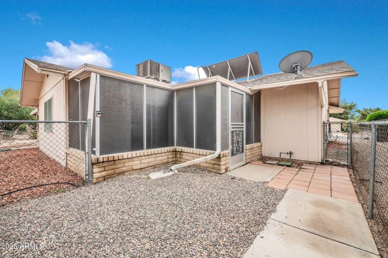 9718 W Terrace Ln-39