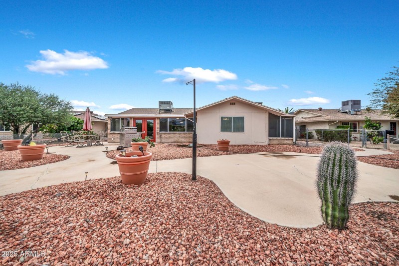 9718 W Terrace Ln-47