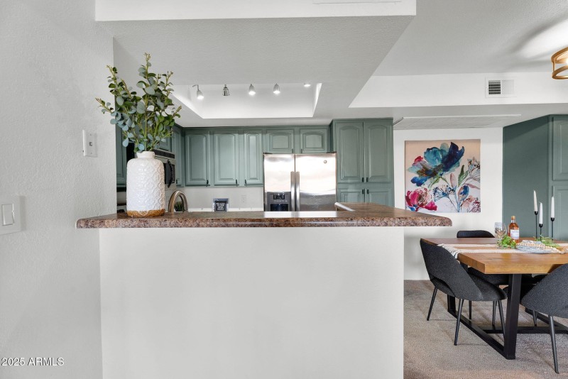 22-web-or-mls-3601 W Tierra Buena Ln J24