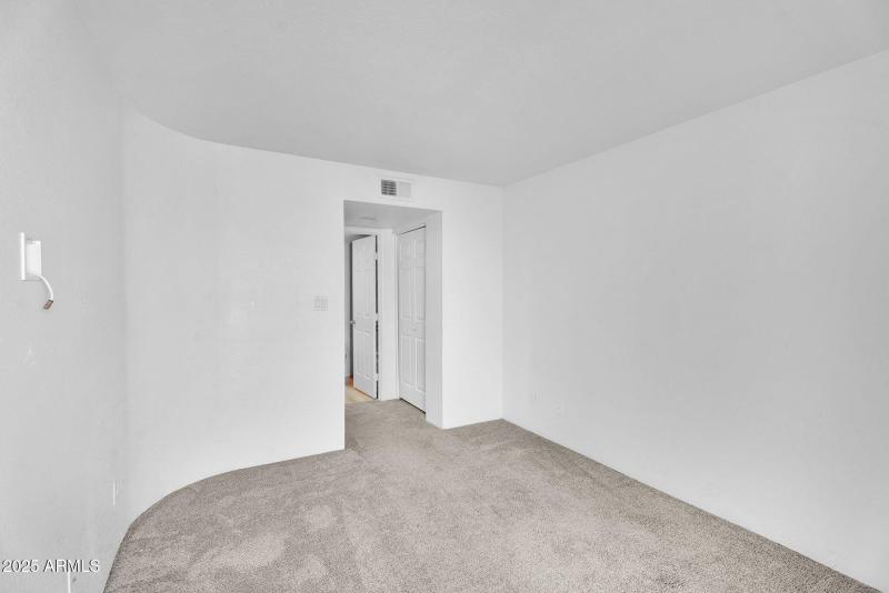 33-web-or-mls-3601 W Tierra Buena Ln J24