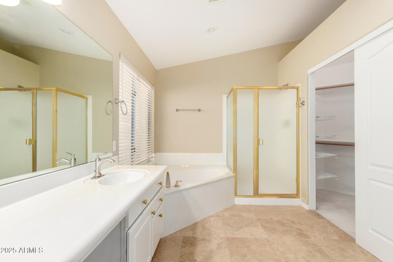 33 Master Bathroom