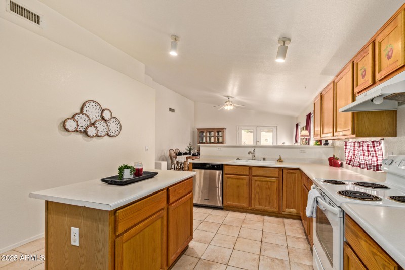 Expansive Counter Space