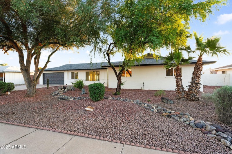 2-web-or-mls-1523 W Flynn Ln - 2