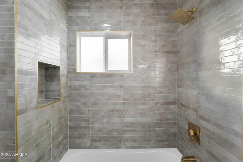 31-web-or-mls-1523 W Flynn Ln - 22