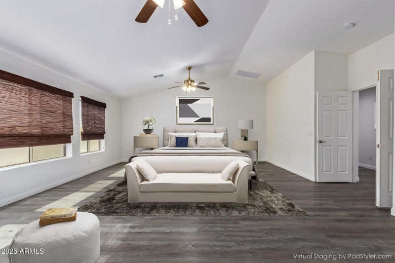 17317541194_MasterBedroom02copy