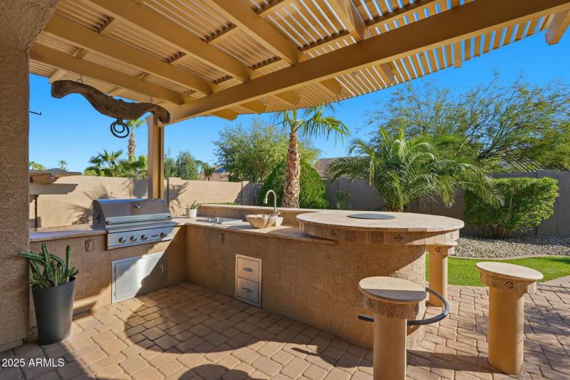 Outdoor Kitchen