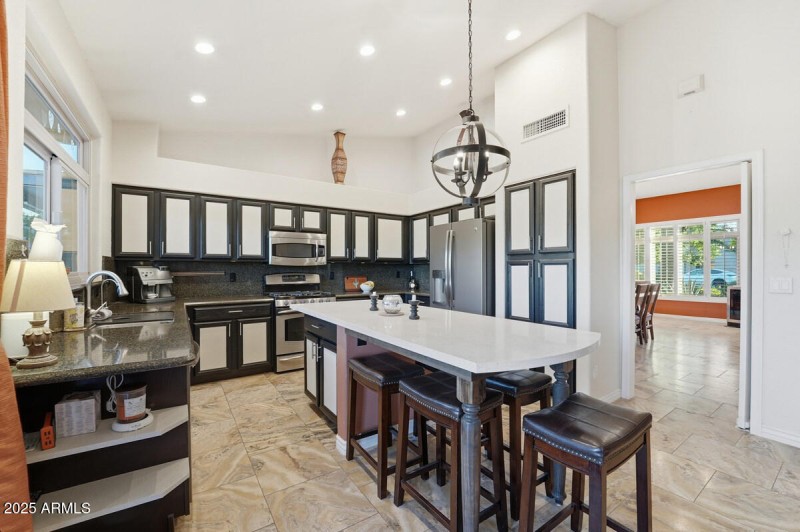 1021 S Western Skies Dr-13