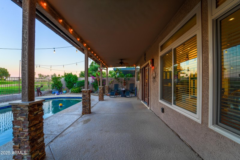 1021 S Western Skies Dr-44