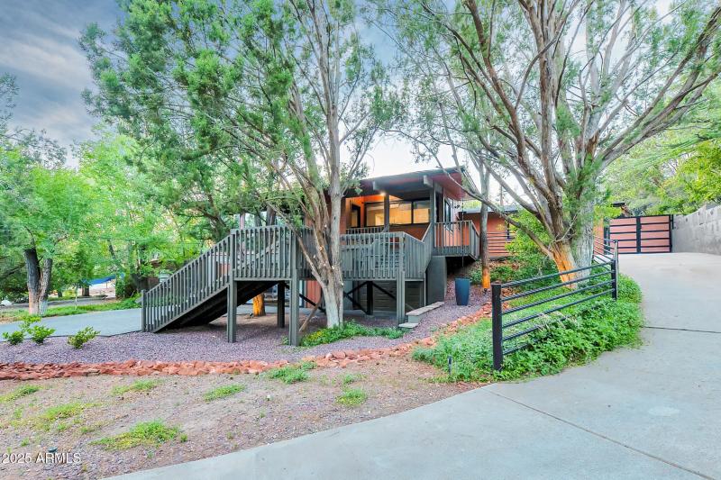 DUAL DRIVE CLOSER VIEW