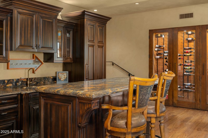 11family room bar lounge