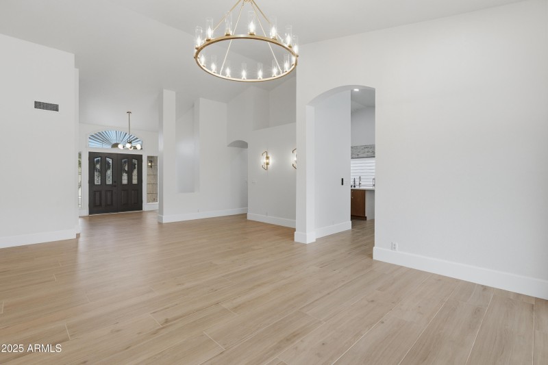 18637 N 85th-Living Room