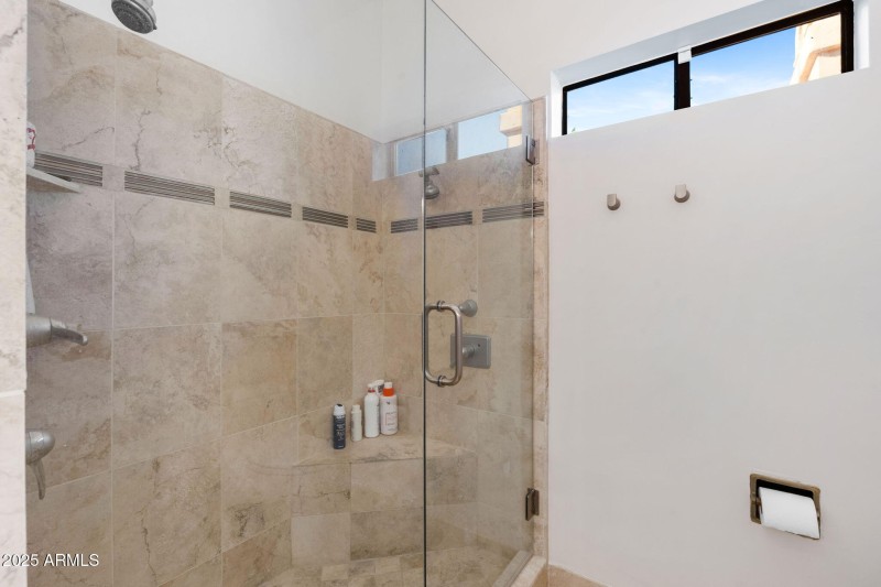 27-web-or-mls-6205-n-29th-pl