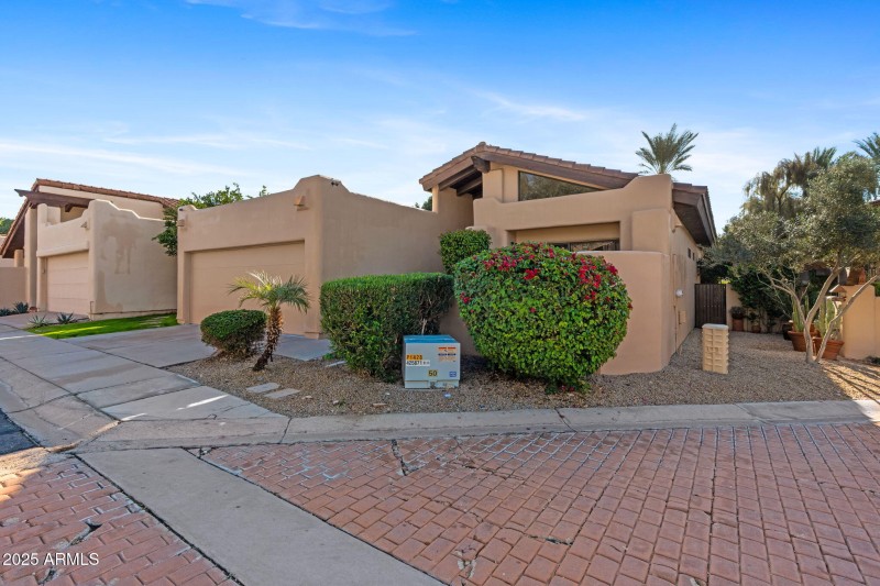 40-web-or-mls-6205-n-29th-pl