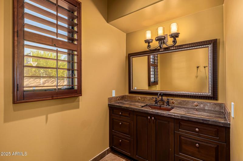 80-Calle Buena Vista