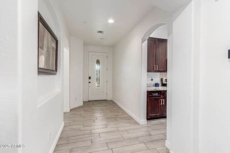 128th Spacious Entryway
