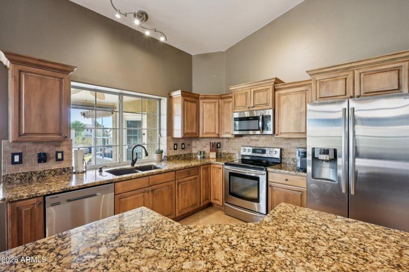 14-web-or-mls-E Briarwood Ter-S2711-019