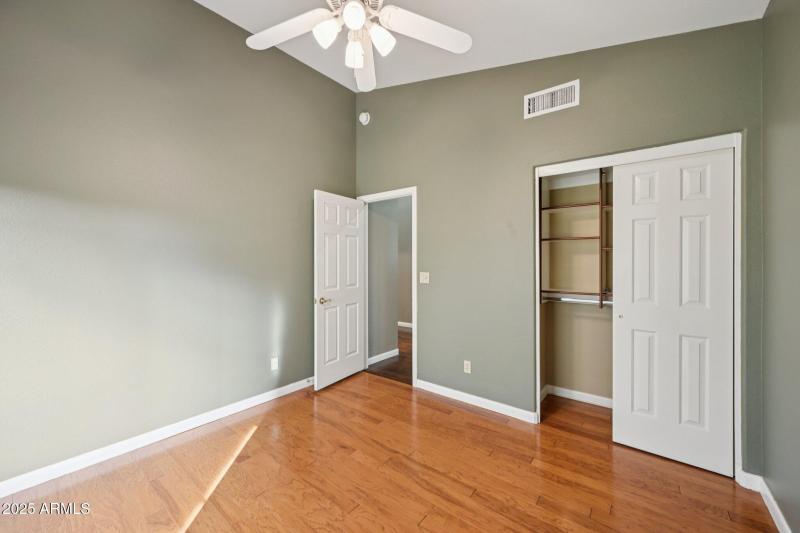 29-web-or-mls-E Briarwood Ter-S2711-029