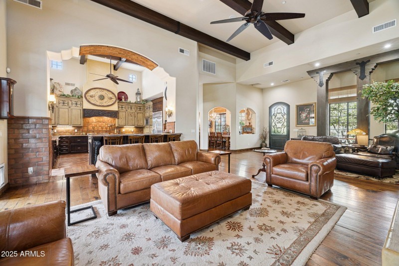 11-web-or-mls-35444-n-48th-st