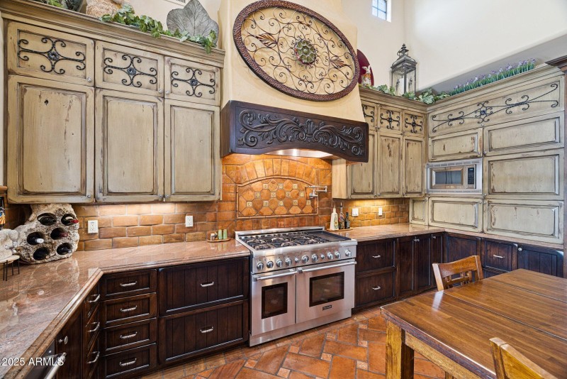 17-web-or-mls-35444-n-48th-st