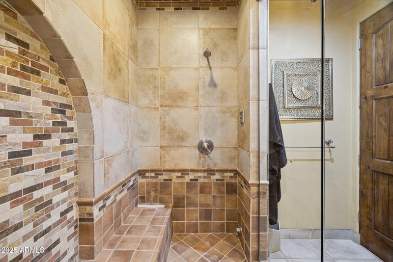 31-web-or-mls-35444-n-48th-st