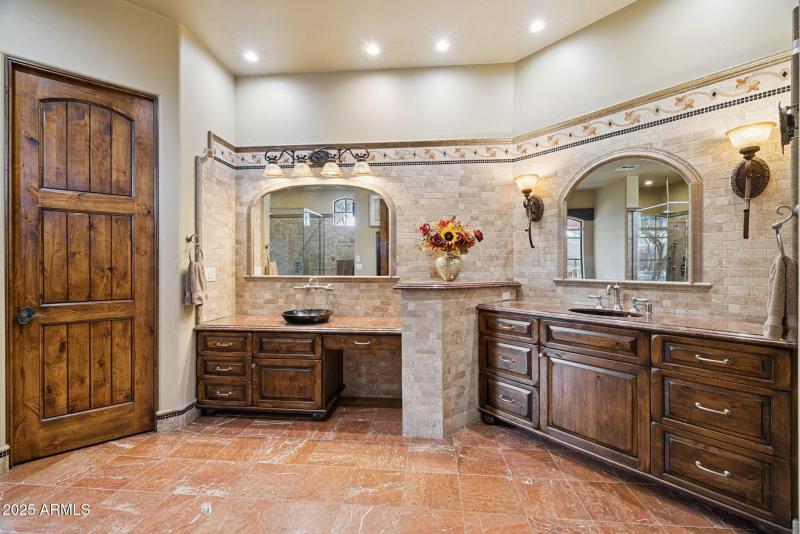 37-web-or-mls-35444-n-48th-st