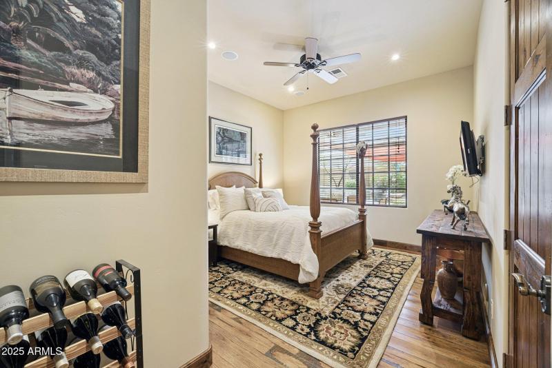 46-web-or-mls-35444-n-48th-st