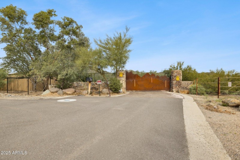 58-web-or-mls-35444-n-48th-st