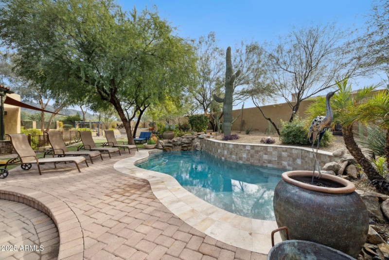 74-web-or-mls-35444-n-48th-st