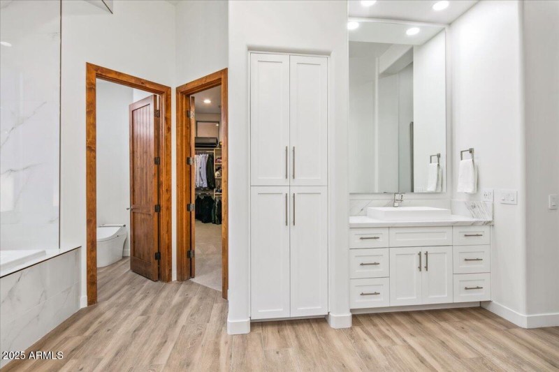 38-Primary Bath Details