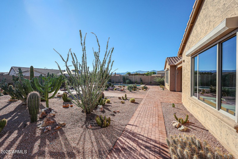 Stunning Mountain view to the West