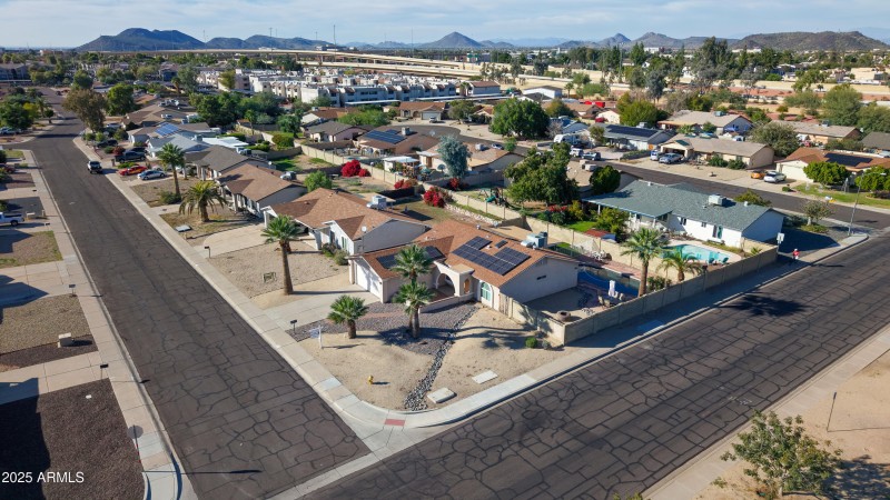 Corner lot in an establighed neighorhood