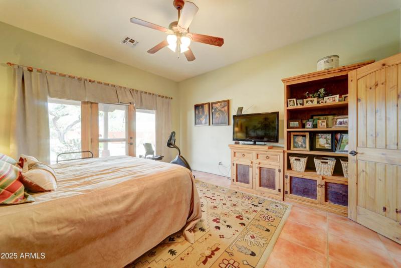 5098 E Fourth Ave-25