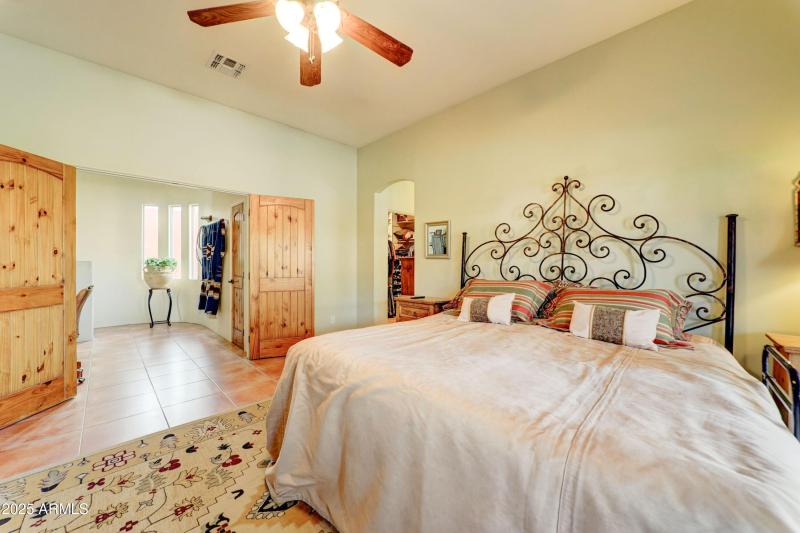 5098 E Fourth Ave-28