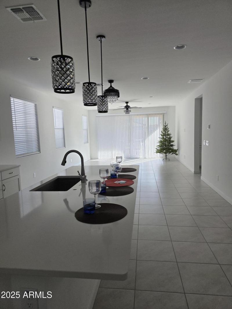 straight view of kit to lr