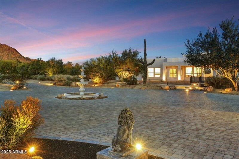 DETACHED GUEST HOUSE