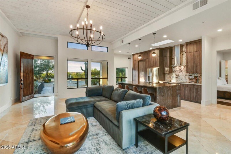 DETACHED GUEST HOUSE