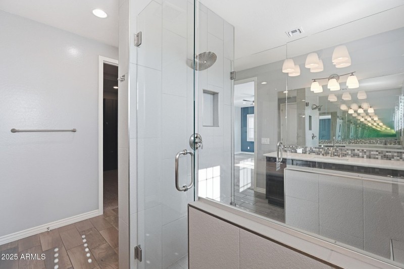 043_Primary Bathroom