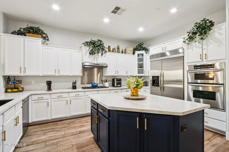 19-web-or-mls-E North Ln-L2711-017