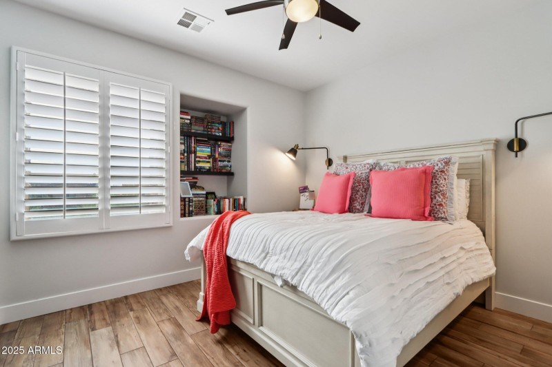 41-web-or-mls-E North Ln-L2711-039