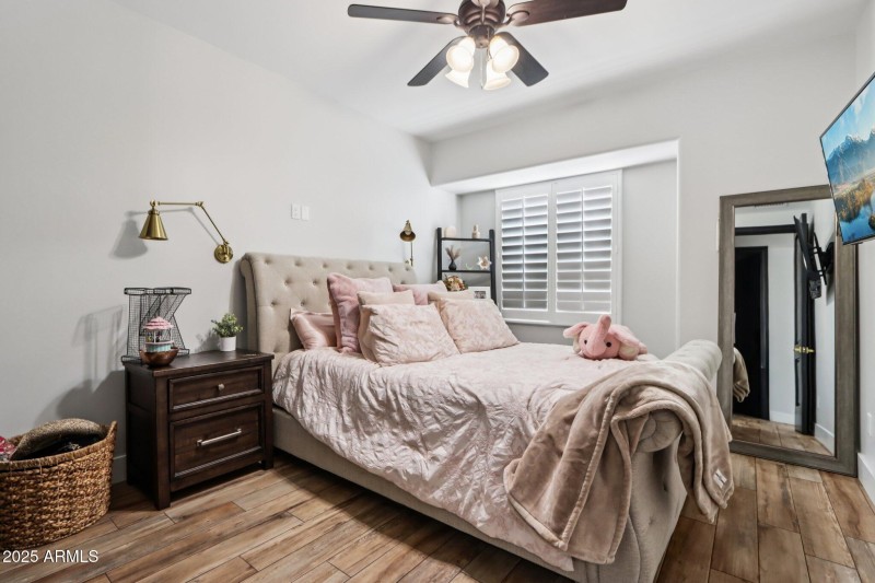 43-web-or-mls-E North Ln-L2711-041