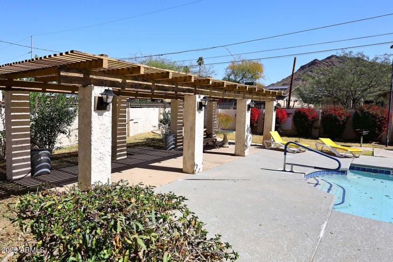 Community Pool-Pergola