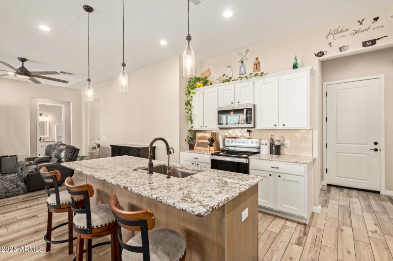 15 - Garnet Mountain