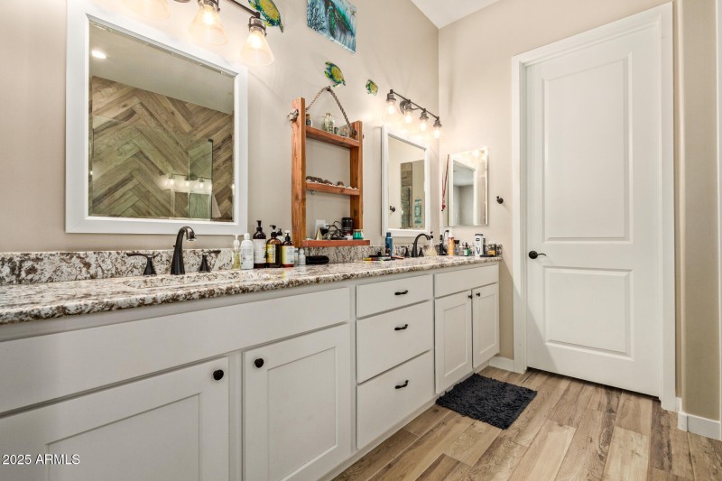 23 - Garnet Mountain