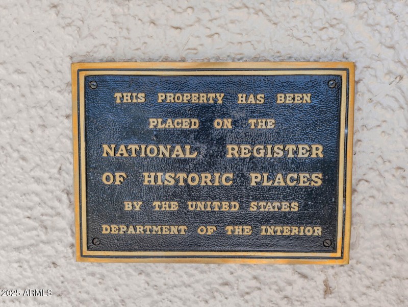 60 E Hoover Ave-large-008-007-TOD2003-13