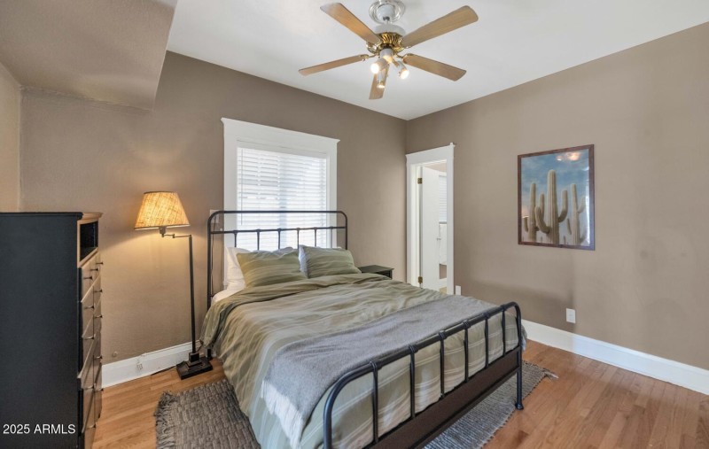 60 E Hoover Ave-large-019-026-TOD2031-15