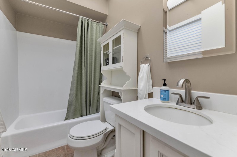 60 E Hoover Ave-large-021-010-TOD2033-15