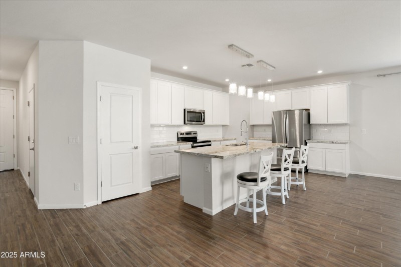 Beautiful Island Kitchen!