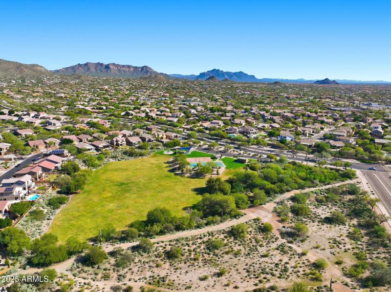 Walking trails & parks throughout