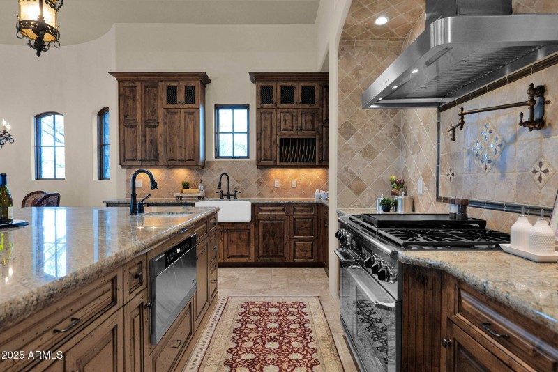 Gourmet Kitchen Perfect for Entertaining